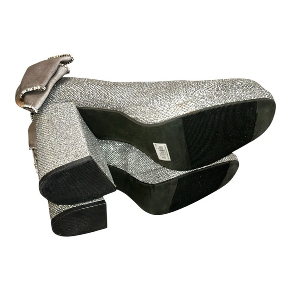 Torrid BETSEY JOHNSON SILVER BOW BACK HEEL size 7.5 (WW - WIDE WIDTH) NIB - Picture 11 of 15